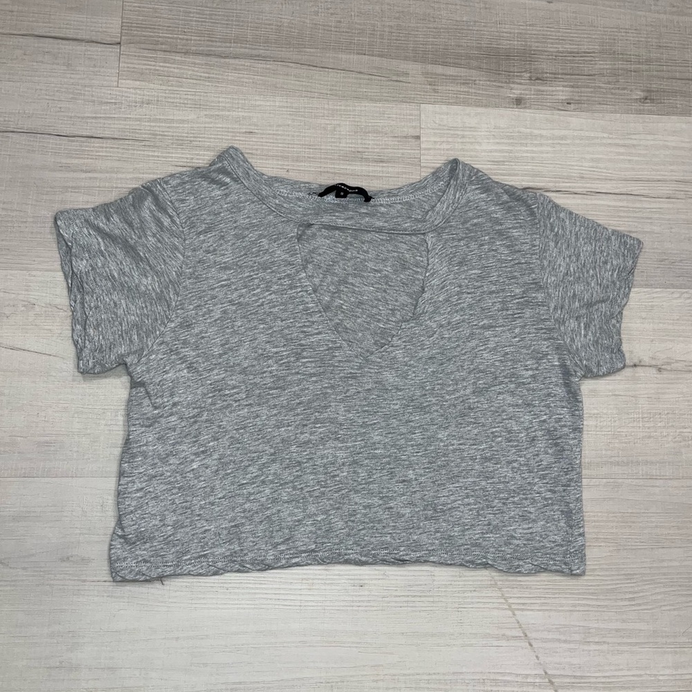 Olivaceous Heather Gray Cropped Front Open Cut T-Shirt Size (S)